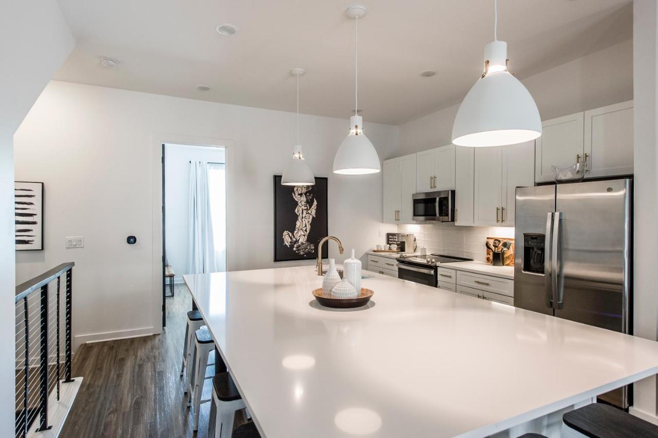 Brand New 4 Bedroom 4Bath Townhome With Amazing Rooftop! Нашвил Екстериор снимка