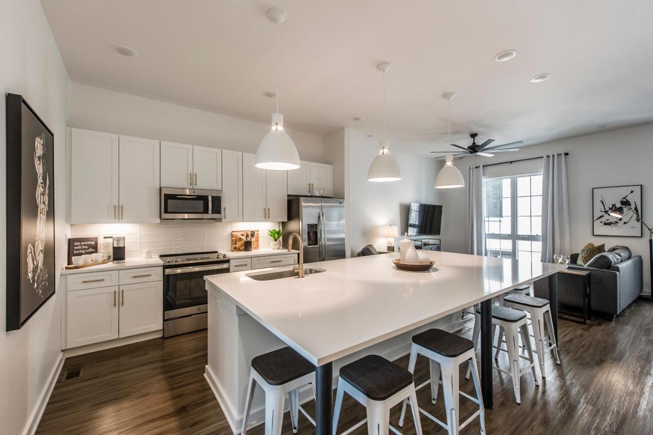 Brand New 4 Bedroom 4Bath Townhome With Amazing Rooftop! Нашвил Екстериор снимка